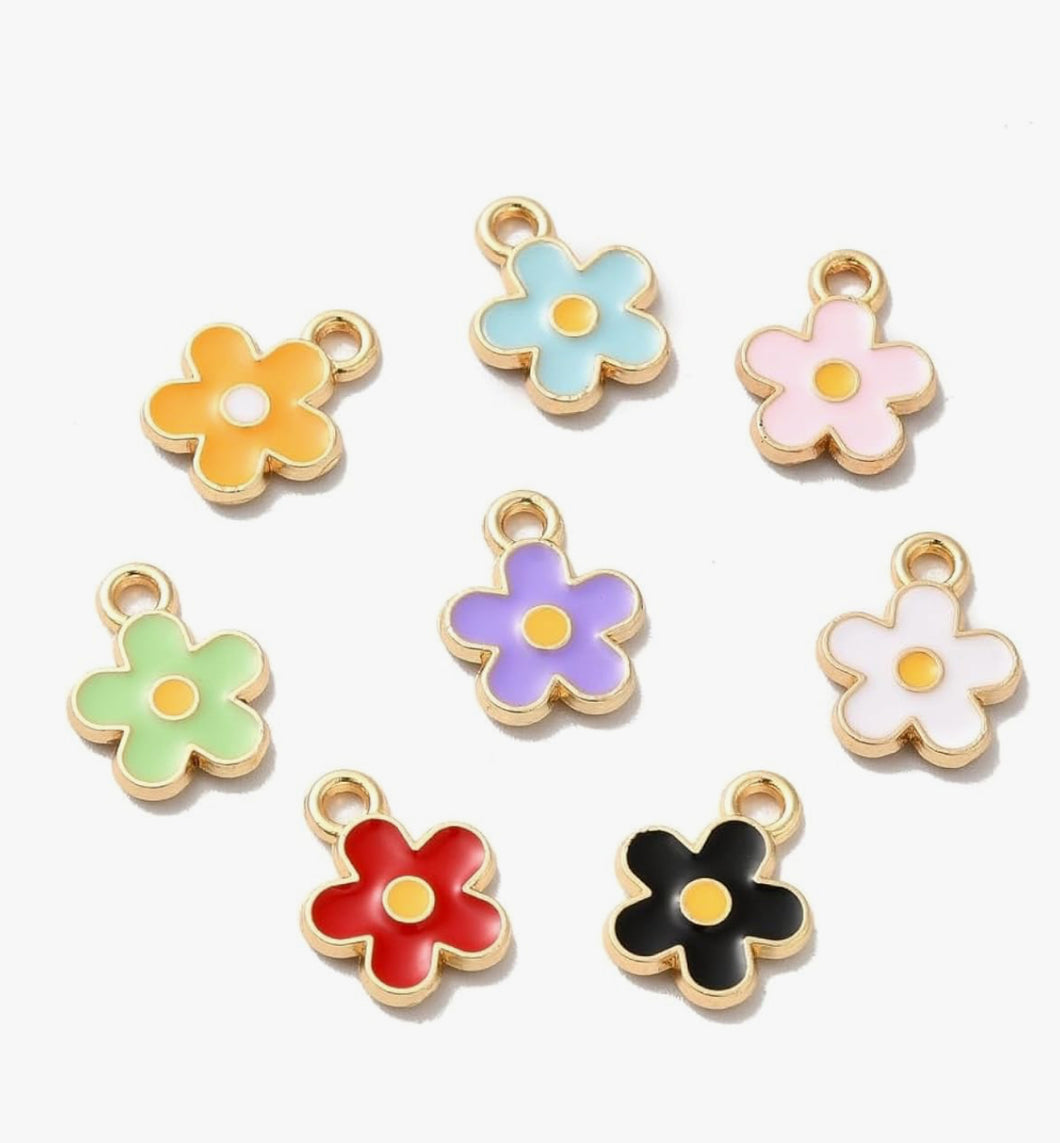 DAISY FLOWER CHARM
